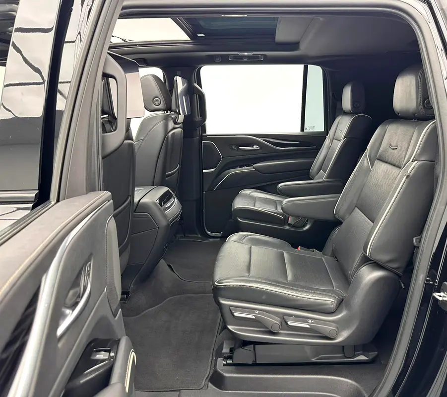 2023 Cadillac Escalade ESV, 1 Year Warranty Unlimited Km, Cadillac Full Service History, GCC - Image 15