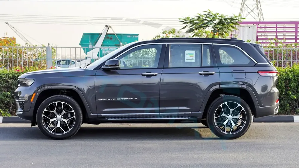 ( Warranty and Service ) 2025 JEEP GRAND CHEROKEE SUMMIT RESERVE LUXURY NIGHT VISION 4X4 GCC 0Km - Image 19