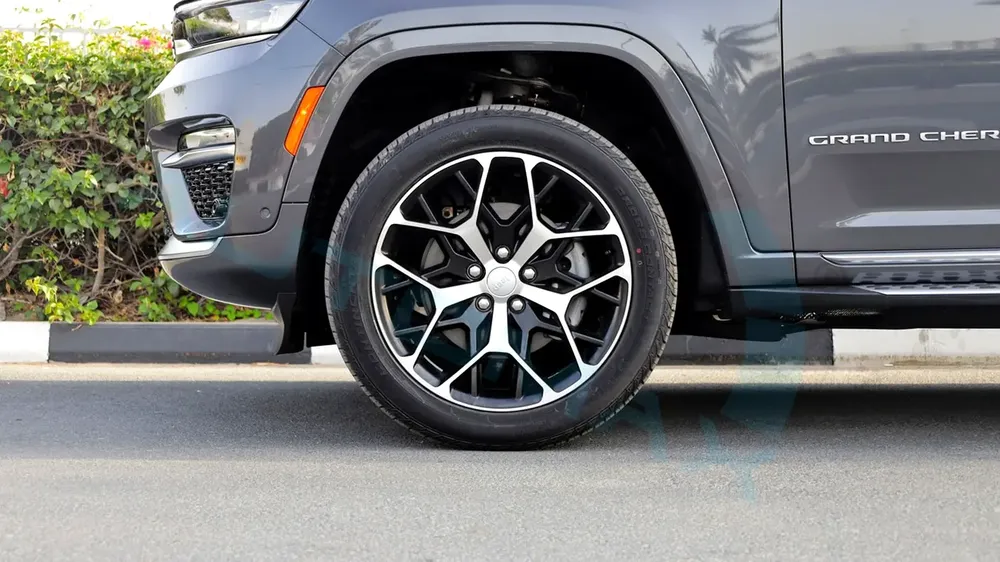 ( Warranty and Service ) 2025 JEEP GRAND CHEROKEE SUMMIT RESERVE LUXURY NIGHT VISION 4X4 GCC 0Km - Image 20