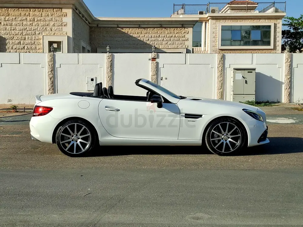 AED 2096/month | 2017 Mercedes-Benz SLC SLC 43 AMG | GCC Specs | Ref#425860 - Image 4