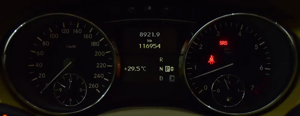 EXCELLENT DEAL for our Mercedes Benz R350 ( 2009 Model ) in White Color GCC Specs - Image 13