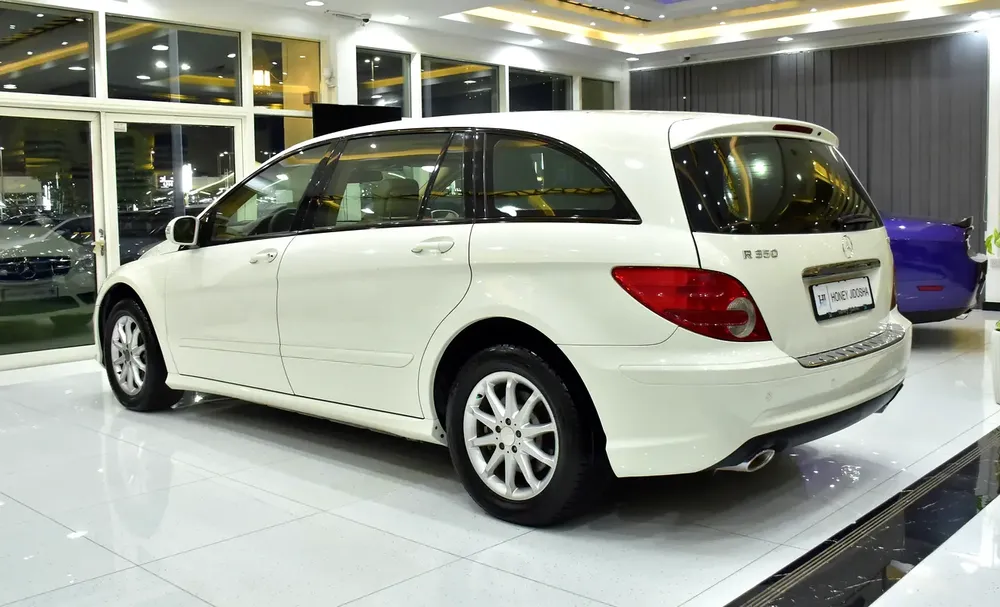 EXCELLENT DEAL for our Mercedes Benz R350 ( 2009 Model ) in White Color GCC Specs - Image 7
