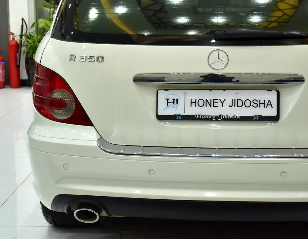 EXCELLENT DEAL for our Mercedes Benz R350 ( 2009 Model ) in White Color GCC Specs - Image 8