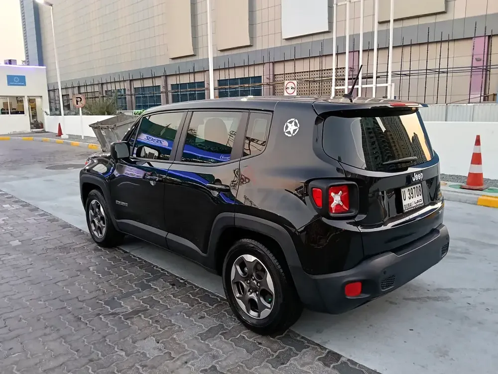 Jeep Renegade Sport 2017 GCC Specs - Well Maintained - Filipino Owner - Image 4