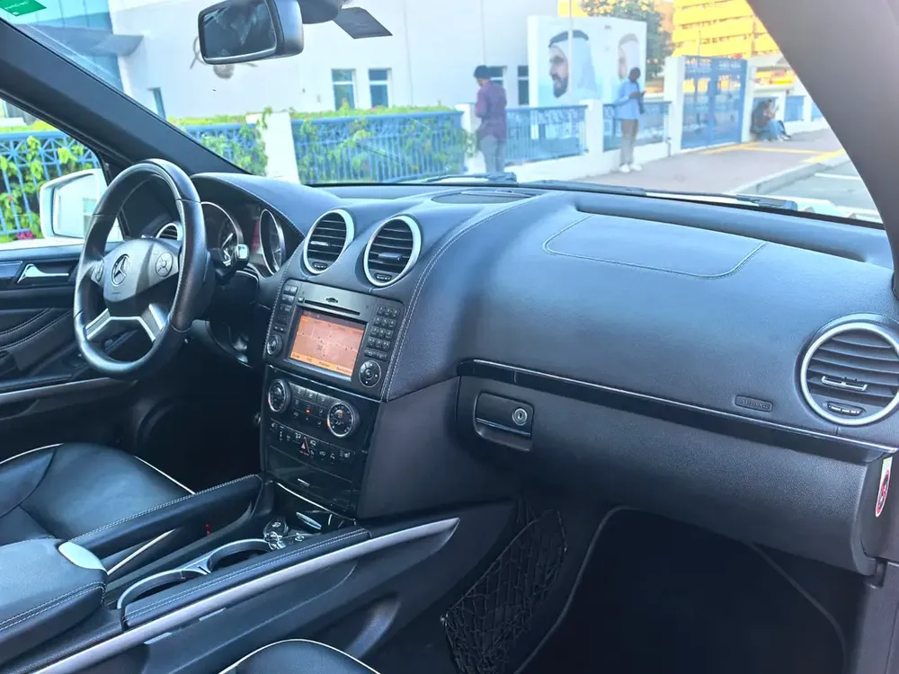 MERCEDES ML 2011...GCC..VERY CLEAN..FIRST OWNER... URGENT SALE - Image 10