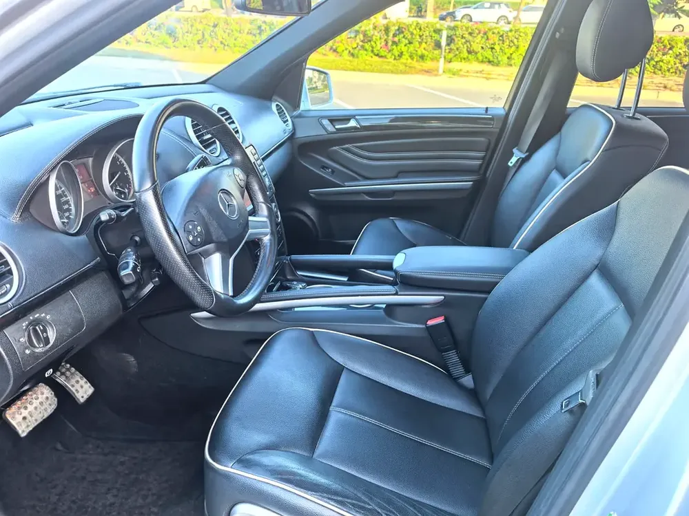 MERCEDES ML 2011...GCC..VERY CLEAN..FIRST OWNER... URGENT SALE - Image 14