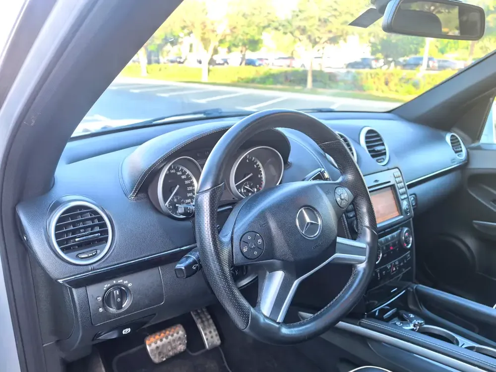 MERCEDES ML 2011...GCC..VERY CLEAN..FIRST OWNER... URGENT SALE - Image 15