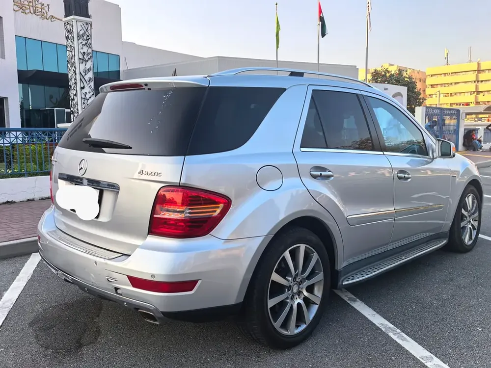MERCEDES ML 2011...GCC..VERY CLEAN..FIRST OWNER... URGENT SALE - Image 4