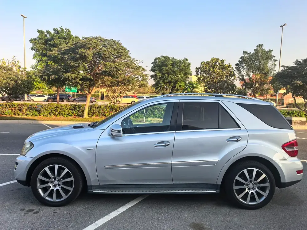 MERCEDES ML 2011...GCC..VERY CLEAN..FIRST OWNER... URGENT SALE - Image 5