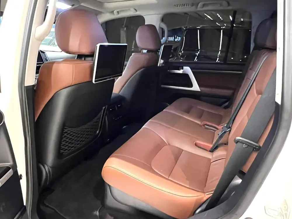 Toyota Land Cruiser VXR 5.7L – 2021 Model - Image 6