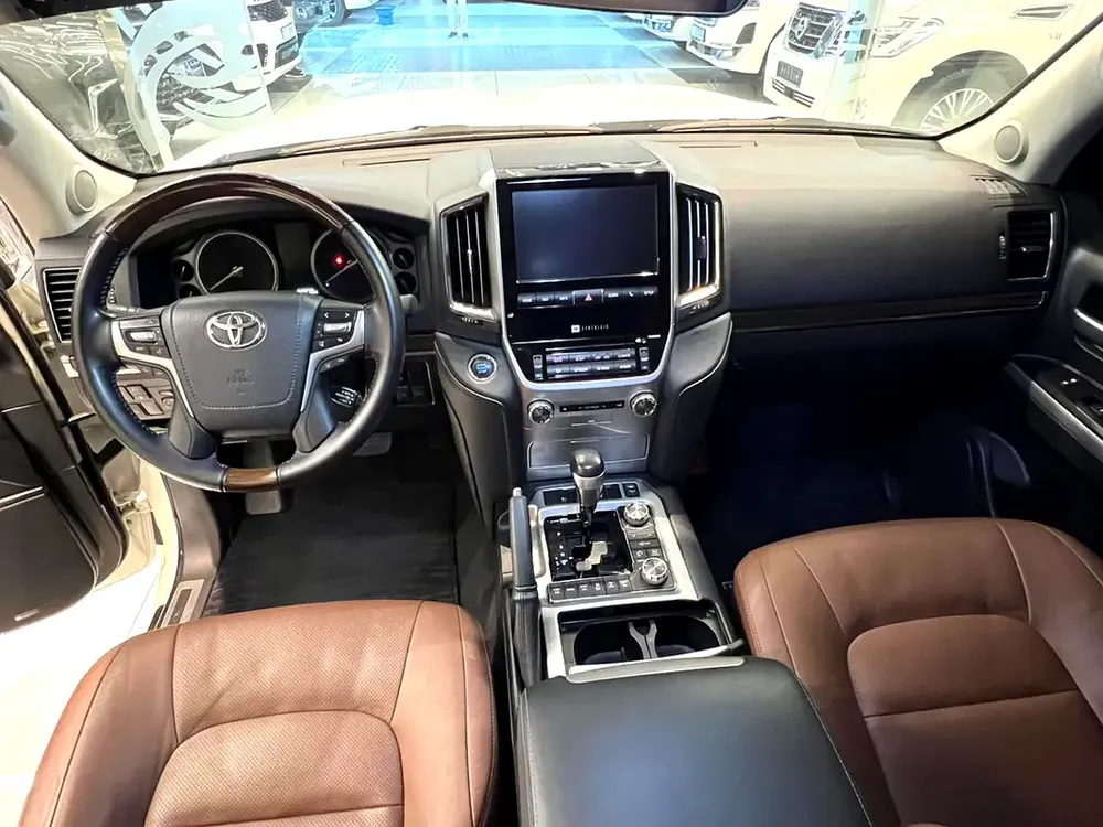 Toyota Land Cruiser VXR 5.7L – 2021 Model - Image 7