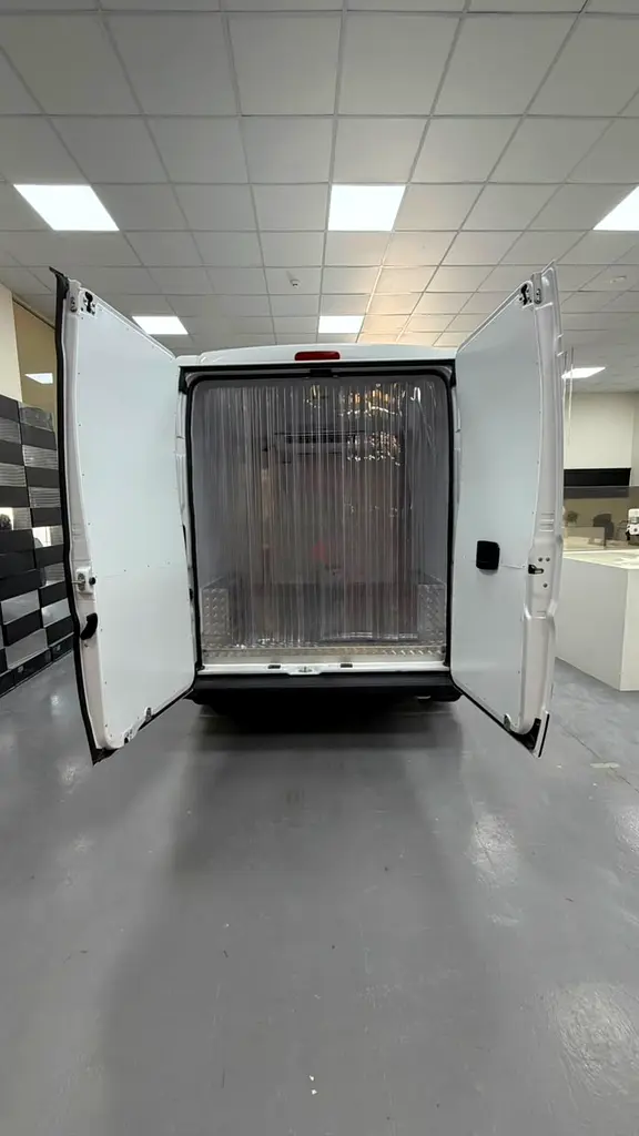 Peugeot Boxer Chiller Van 2024 L2H2 GCC Specs - Almost New - Image 7