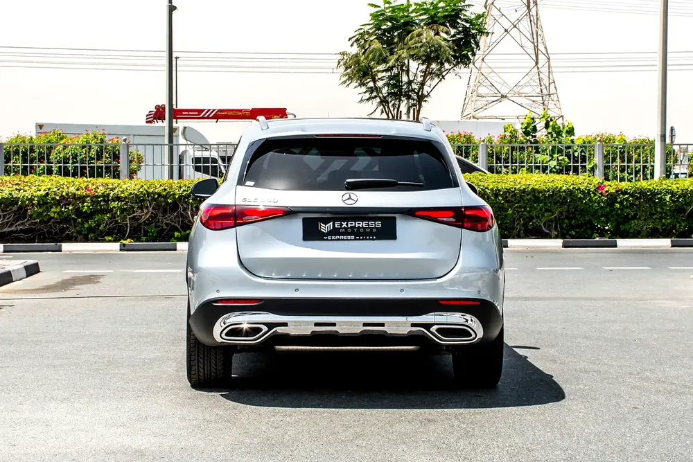 2025 GLC 300 | Clean Title | Clean Carfax | Luxury SUV - Image 4