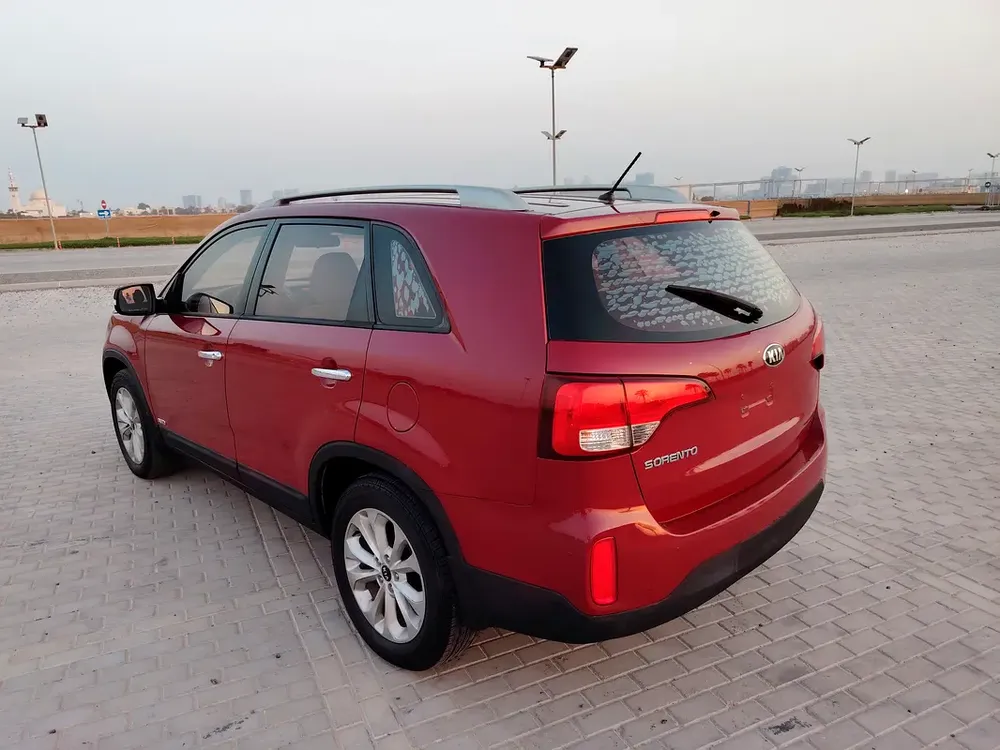 Kia Sorento 2014 GCC 4 Cylinder Immaculate Prestine Clean Condition 7 Seater SUV Perfect For Family - Image 13
