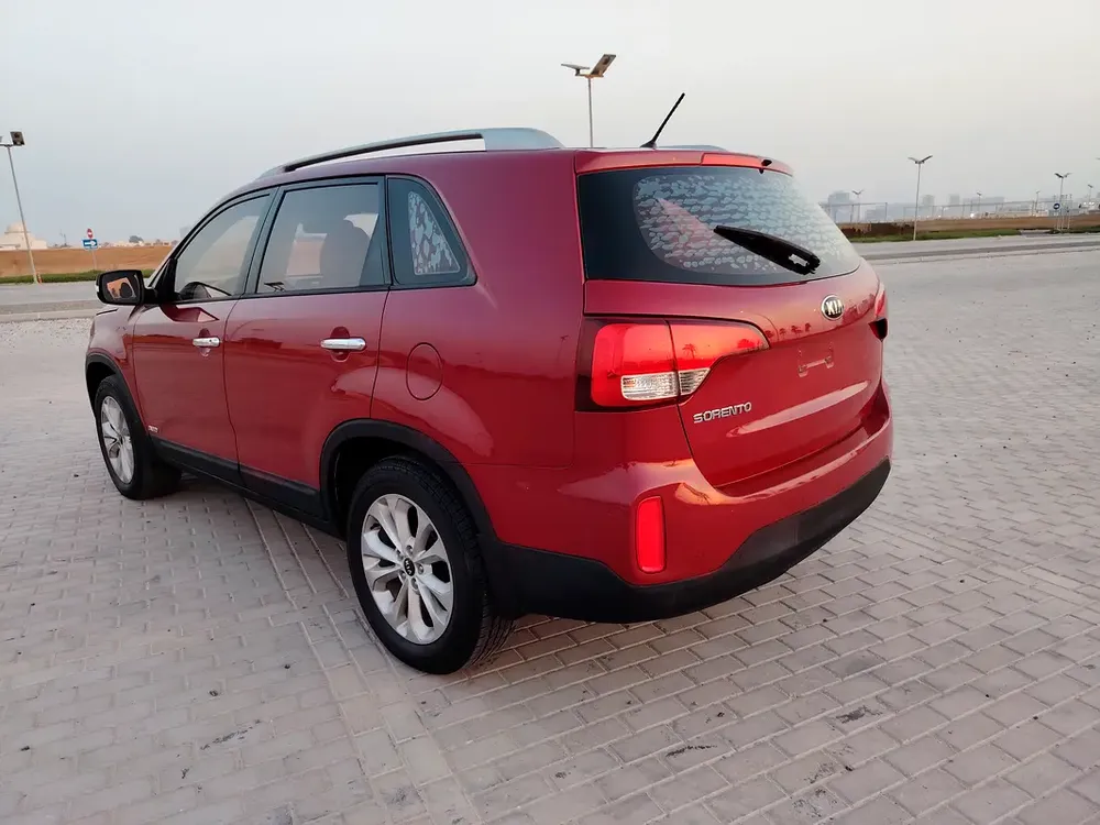 Kia Sorento 2014 GCC 4 Cylinder Immaculate Prestine Clean Condition 7 Seater SUV Perfect For Family - Image 18