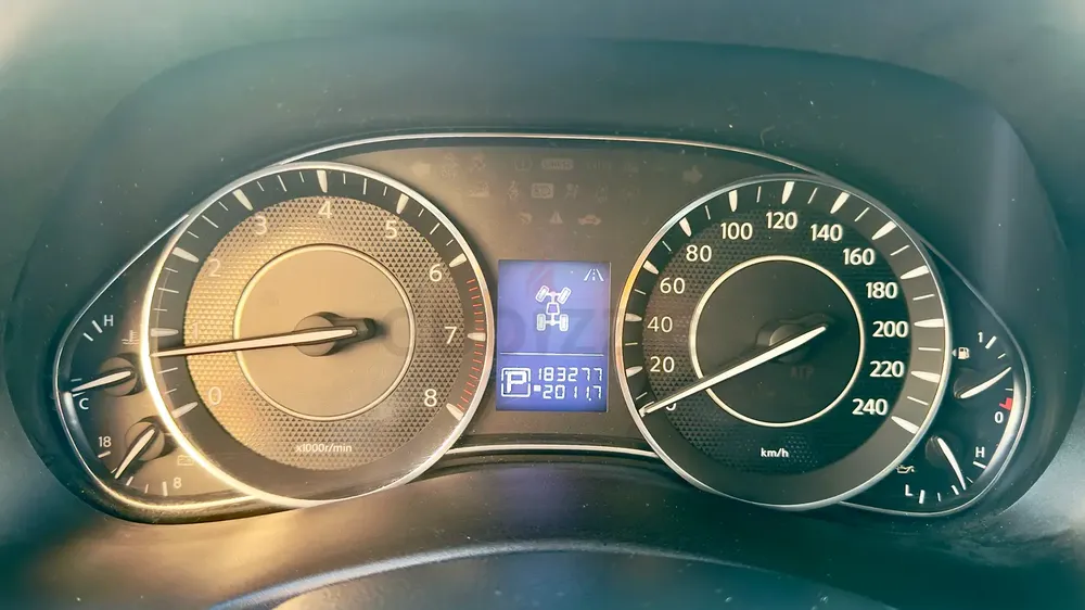 Nissan Patrol XE 2019 - GCC Specs - Single Lady driven - Image 12