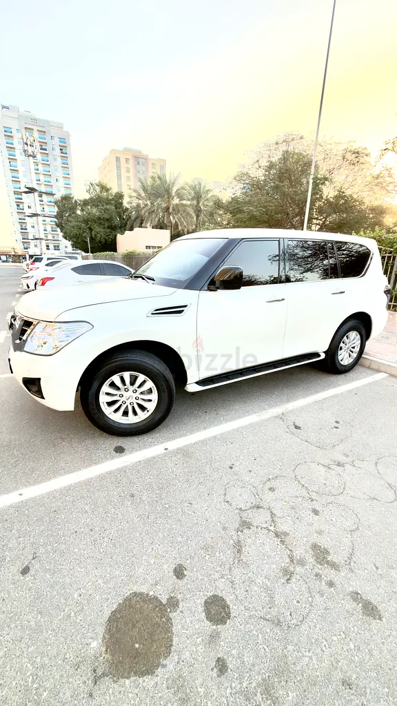 Nissan Patrol XE 2019 - GCC Specs - Single Lady driven - Image 4