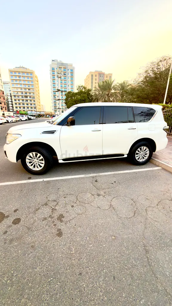 Nissan Patrol XE 2019 - GCC Specs - Single Lady driven - Image 6