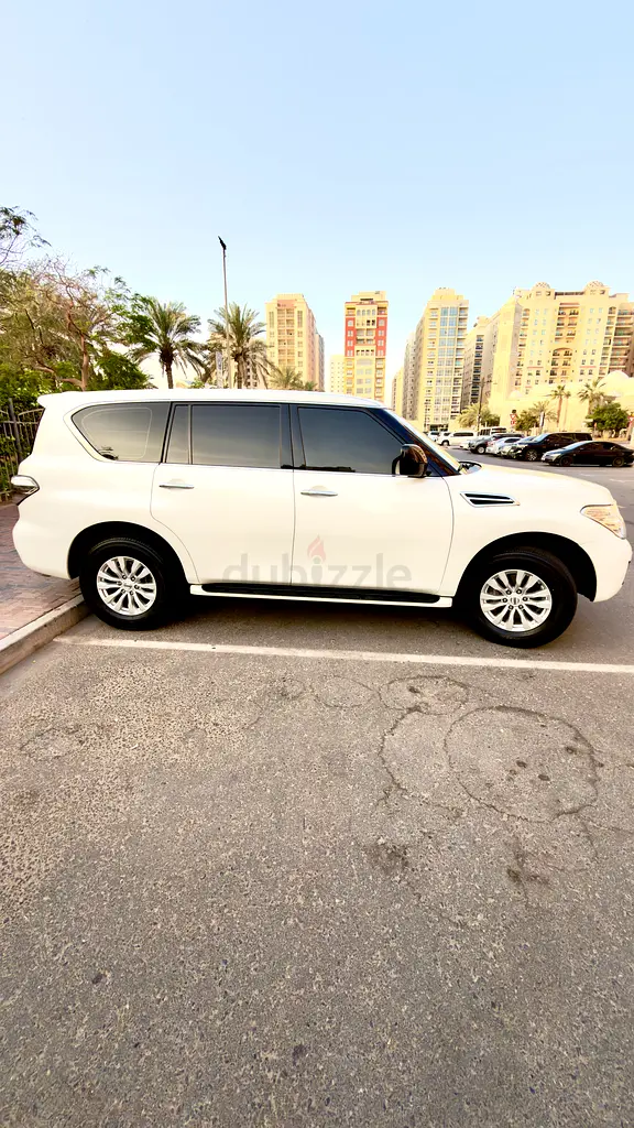 Nissan Patrol XE 2019 - GCC Specs - Single Lady driven - Image 7