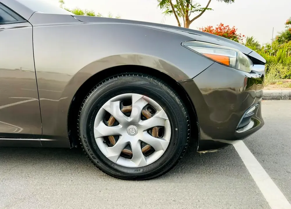 MAZDA 3 SEDAN 1.6 MODEL 2018 GCC SPECS - Image 11