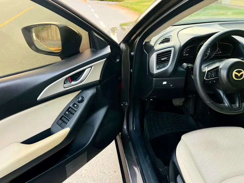 MAZDA 3 SEDAN 1.6 MODEL 2018 GCC SPECS - Image 15