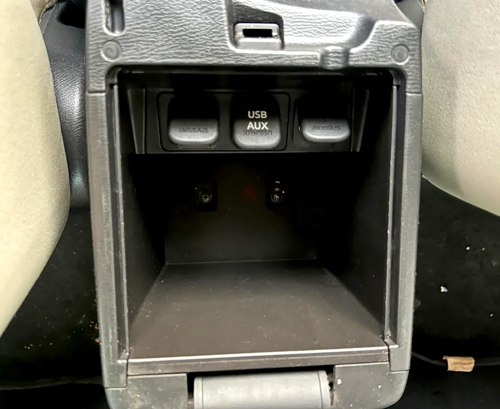 MAZDA 3 SEDAN 1.6 MODEL 2018 GCC SPECS - Image 17