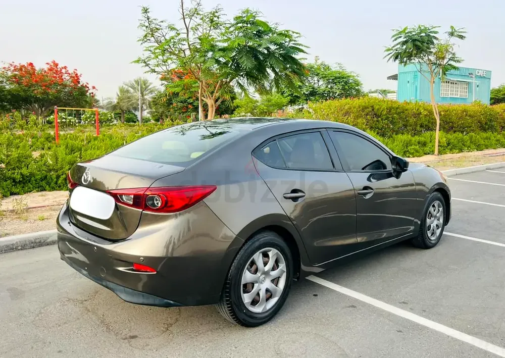 MAZDA 3 SEDAN 1.6 MODEL 2018 GCC SPECS - Image 4
