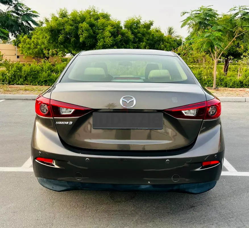 MAZDA 3 SEDAN 1.6 MODEL 2018 GCC SPECS - Image 5