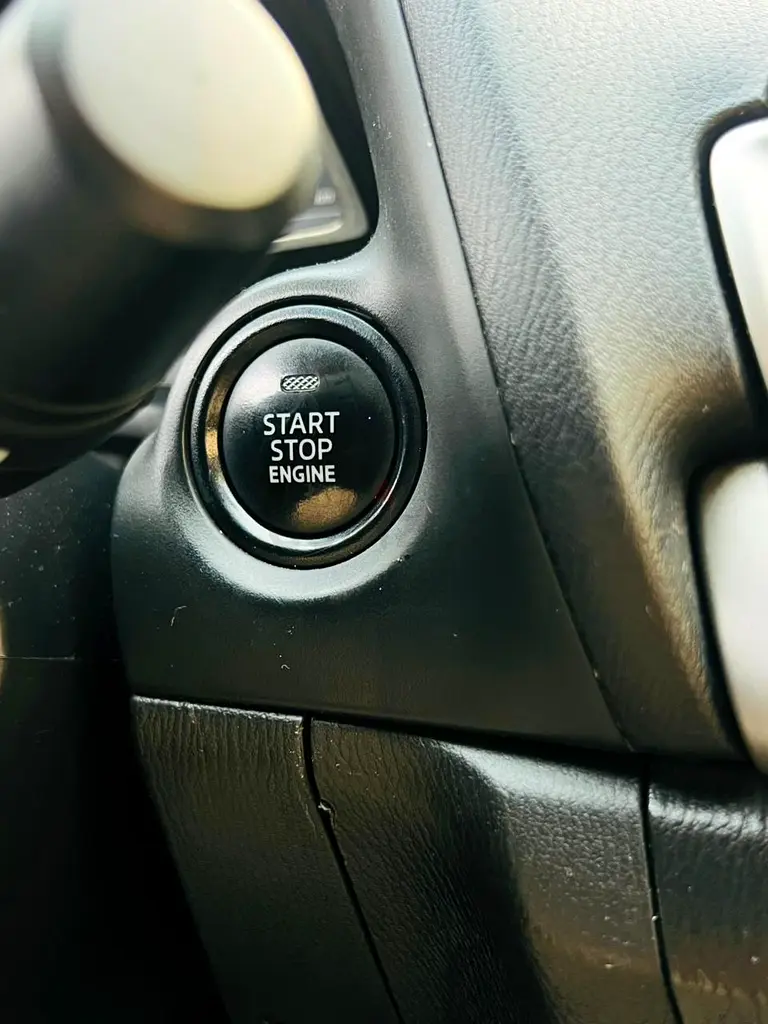 MAZDA 3 SEDAN 1.6 MODEL 2018 GCC SPECS - Image 6