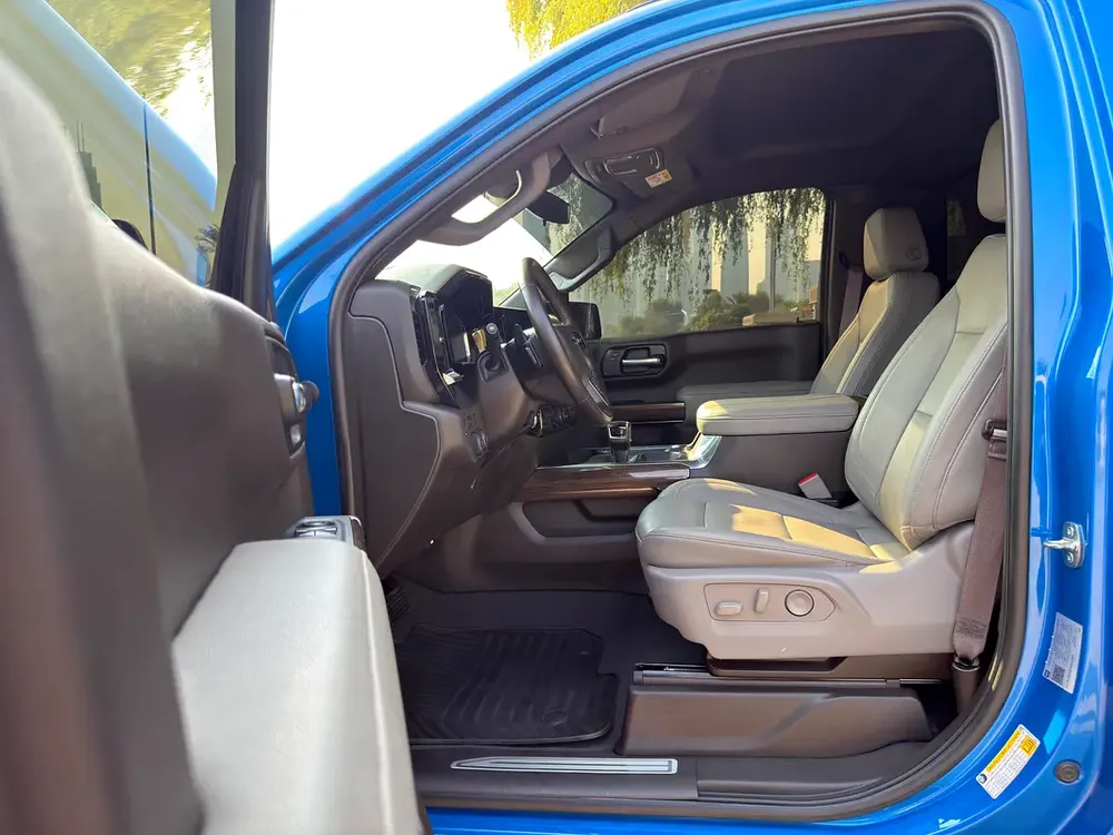 Chevrolet Silverado In perfect condition - Image 11