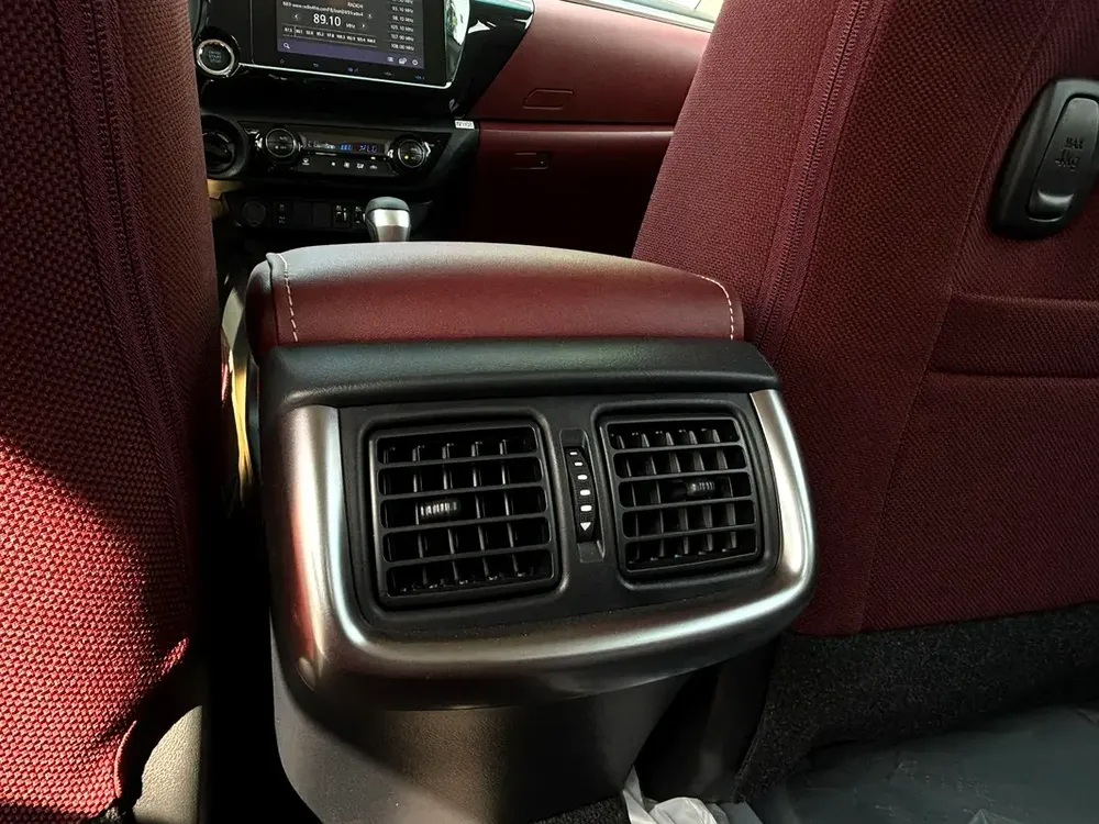 Brand New 2026 Toyota Hilux Double Cab GLX - GCC Specs - Image 11