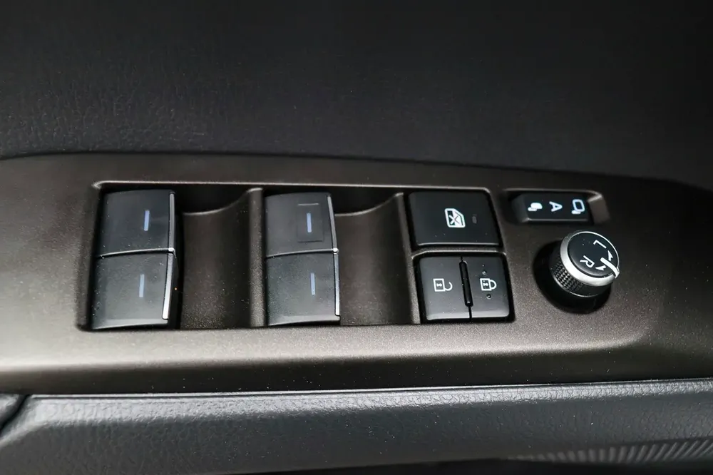 CAMRY SDN P 2.5L AT XLE RA - Image 18