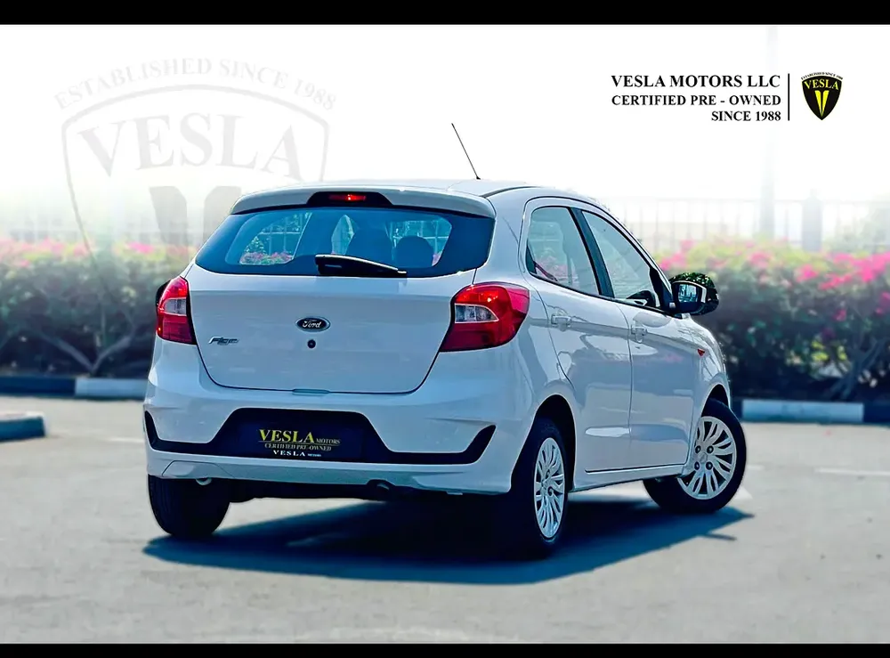 UNLIMITED MILEAGE WARRANTY / HATCHBACK + BLUETOOTH + USB + POWER LOCKS / IN HOUSE FINANCE - Image 7