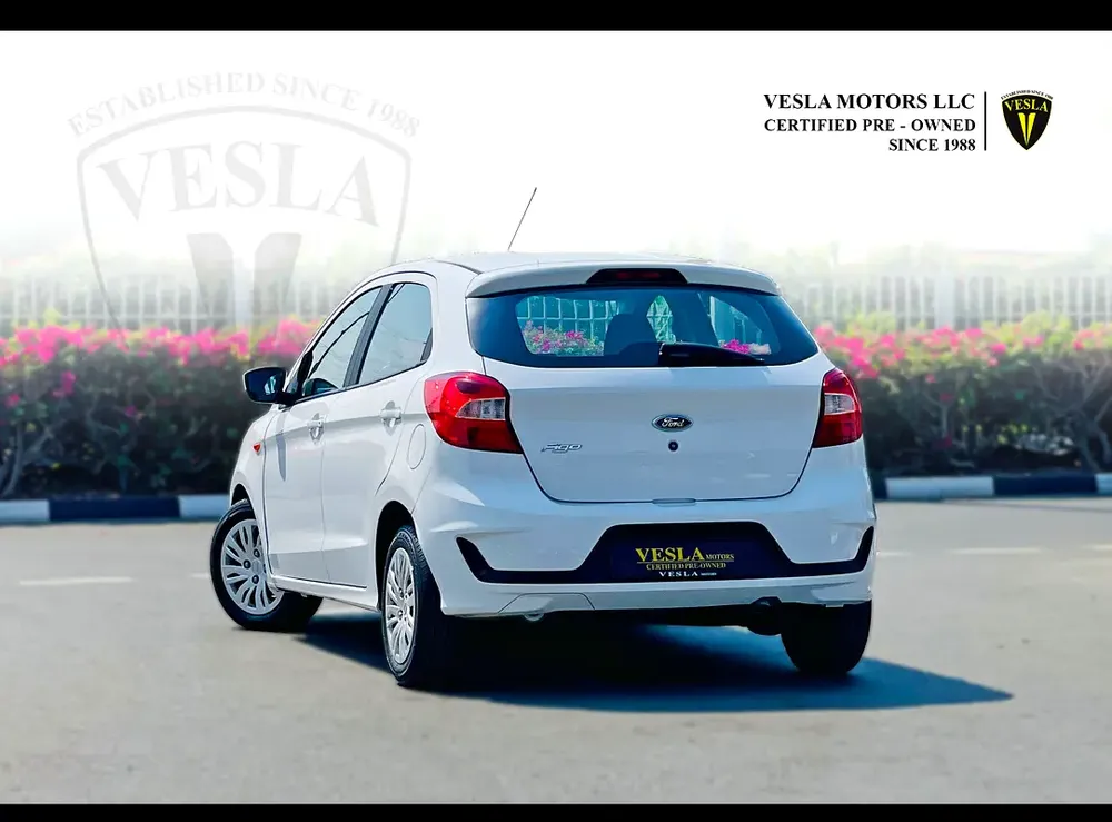 UNLIMITED MILEAGE WARRANTY / HATCHBACK + BLUETOOTH + USB + POWER LOCKS / IN HOUSE FINANCE - Image 9