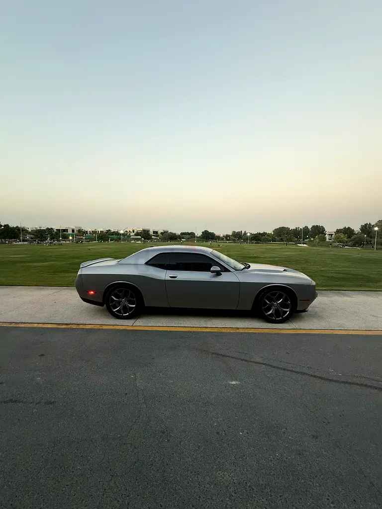 Dodge Challenger SXT Plus 2016 | GCC Specs | Well Maintained - Image 4