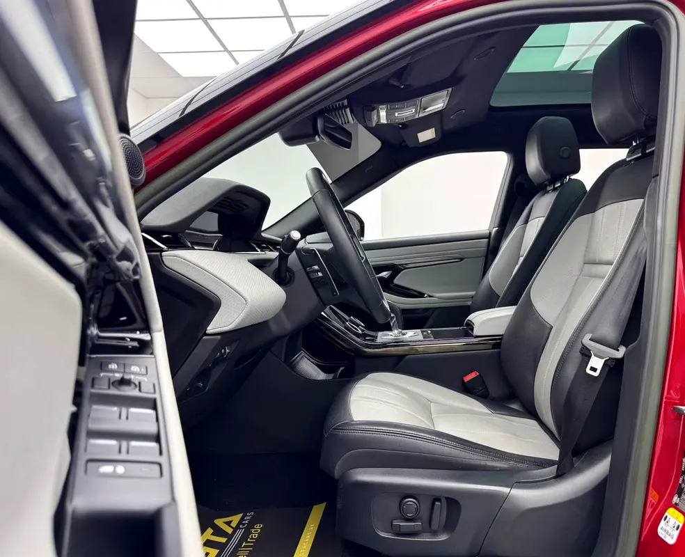 2023 Range Rover Evoque P200 S R-Dynamic, 2028 LR Warranty, Full LR Service History, GCC - Image 8