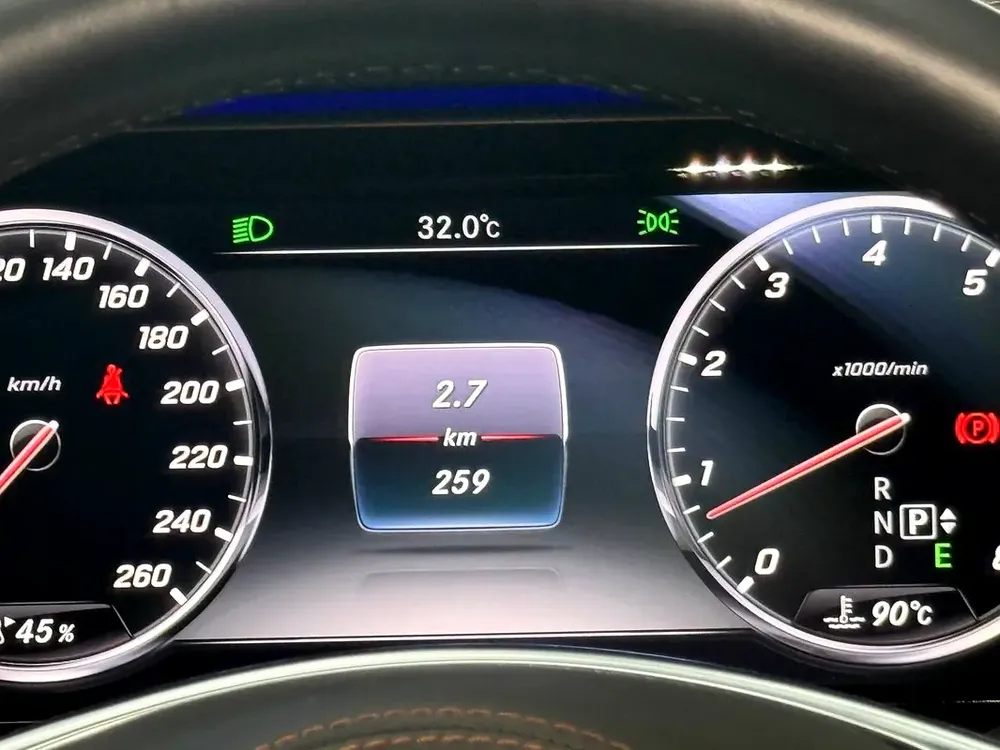 Odo.: 250km only GCC 2015 Mercedes‑Benz S500 — W222 series - Image 15