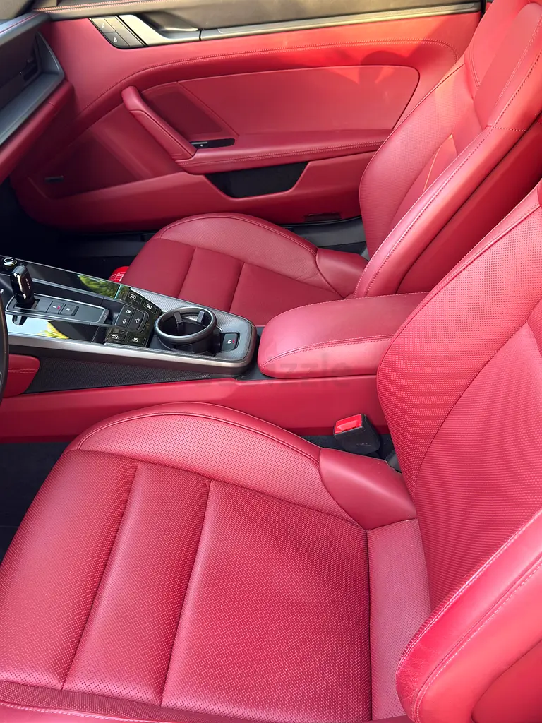 PRICE TO SELL Porsche 911 Carrera 2024 GCC Specs - Image 9