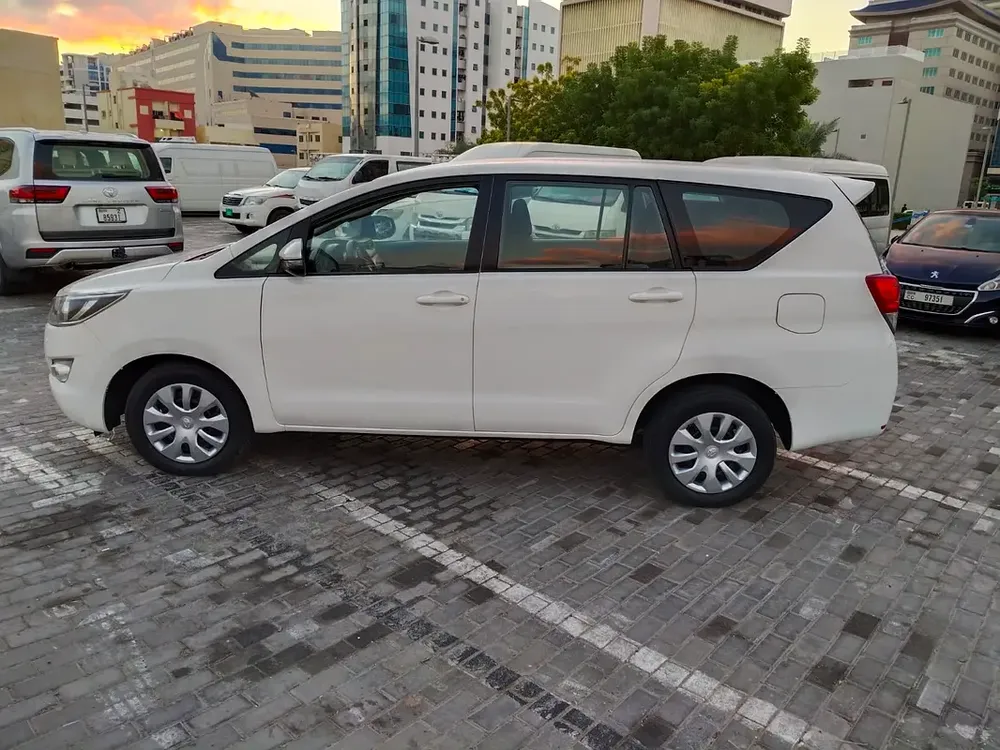 Toyota Innova 2018 | GCC Spec | 8 Seater | No Accident History | in good condition for Sale - Image 4