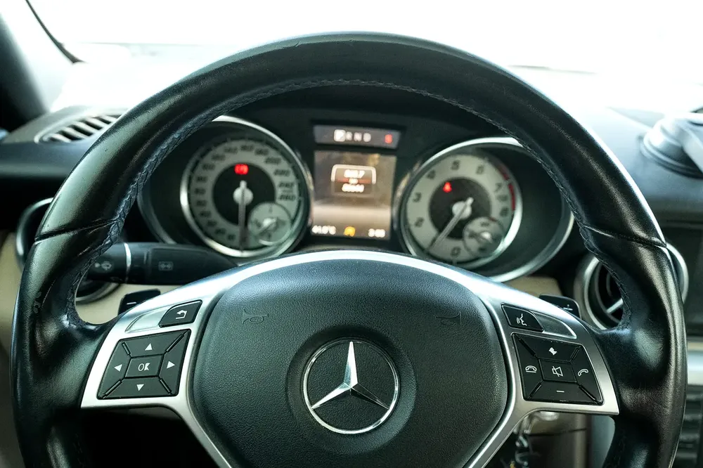 Mercedes-Benz SLK-Class SLK 200 2016 GCC Specs 83000 KM - Image 10