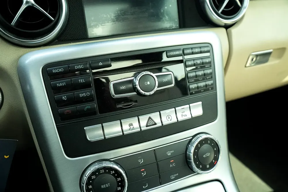 Mercedes-Benz SLK-Class SLK 200 2016 GCC Specs 83000 KM - Image 14