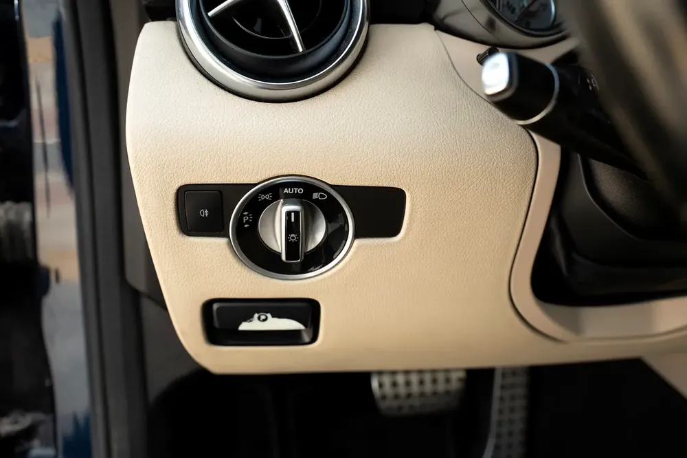 Mercedes-Benz SLK-Class SLK 200 2016 GCC Specs 83000 KM - Image 8