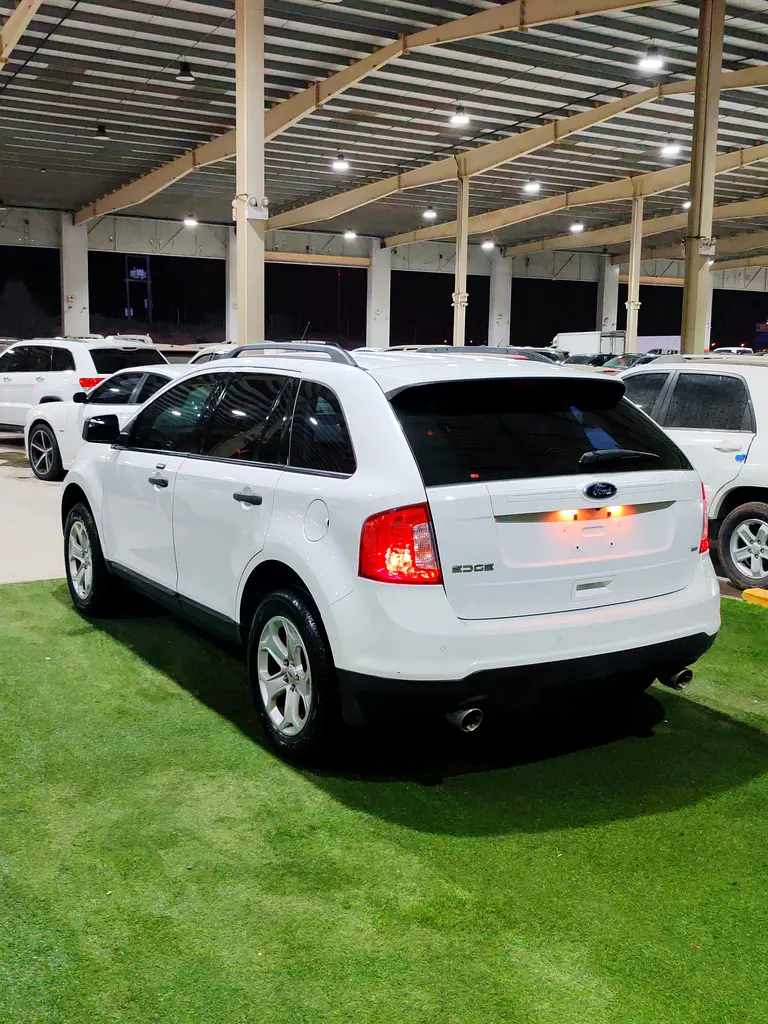 Ford Edge SEL 2014 - GCC Specs - Well Maintained - Image 4