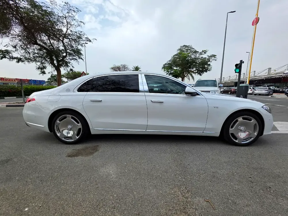 Mercedes-Maybach S 680 v 12 2024, Japanese Specs - Image 4