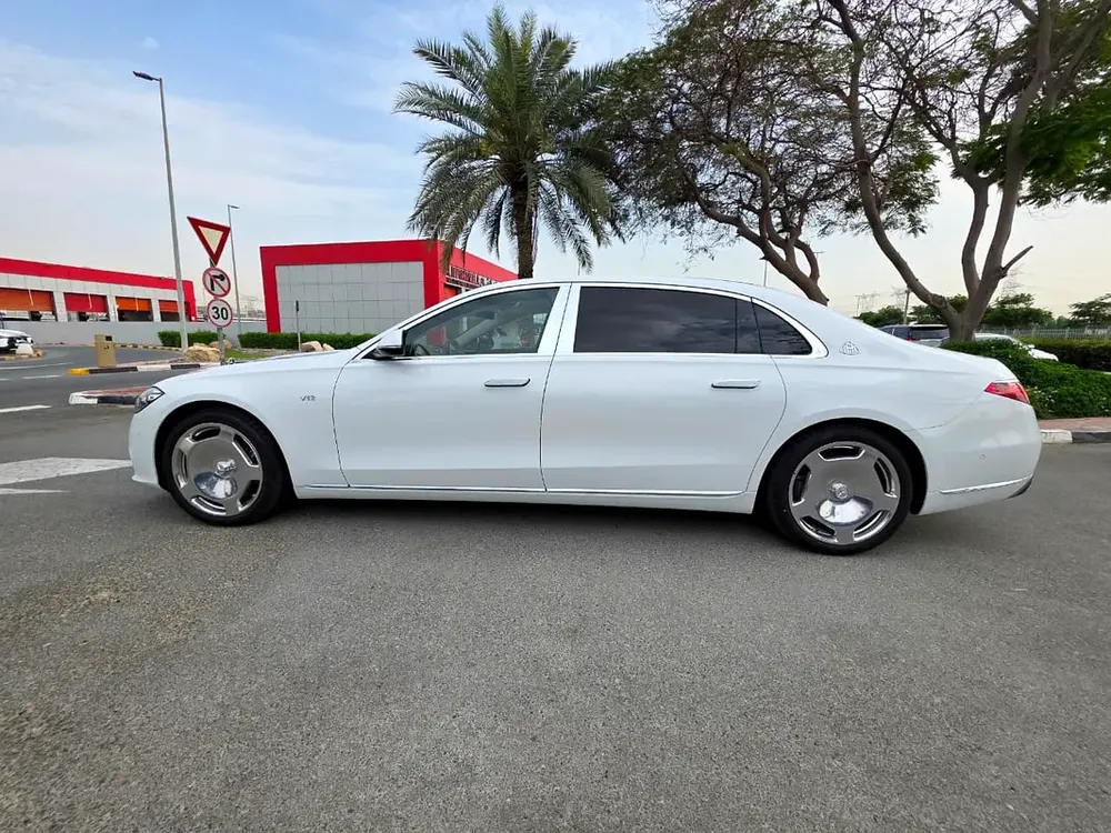 Mercedes-Maybach S 680 v 12 2024, Japanese Specs - Image 5