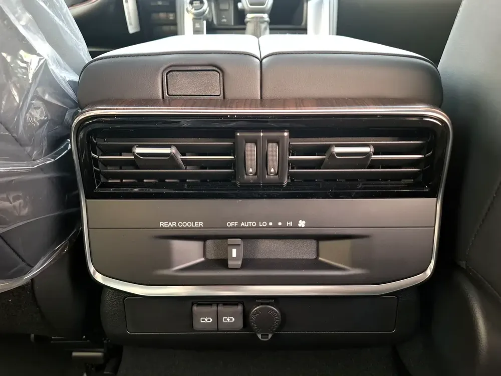 Toyota Landcruiser GXR 4.0L 2026 Black Petrol Radar (Export Only) - Image 12