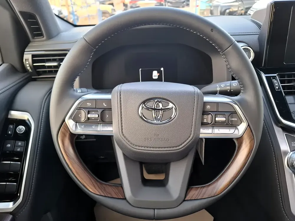 Toyota Landcruiser GXR 4.0L 2026 Black Petrol Radar (Export Only) - Image 16