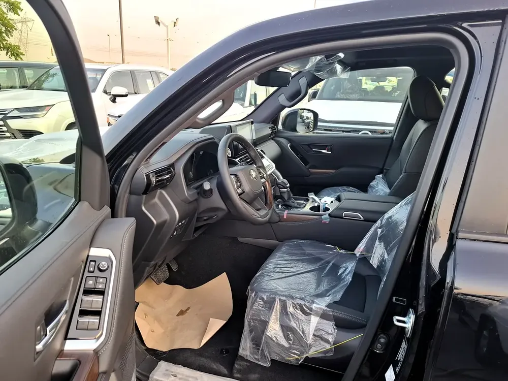 Toyota Landcruiser GXR 4.0L 2026 Black Petrol Radar (Export Only) - Image 6