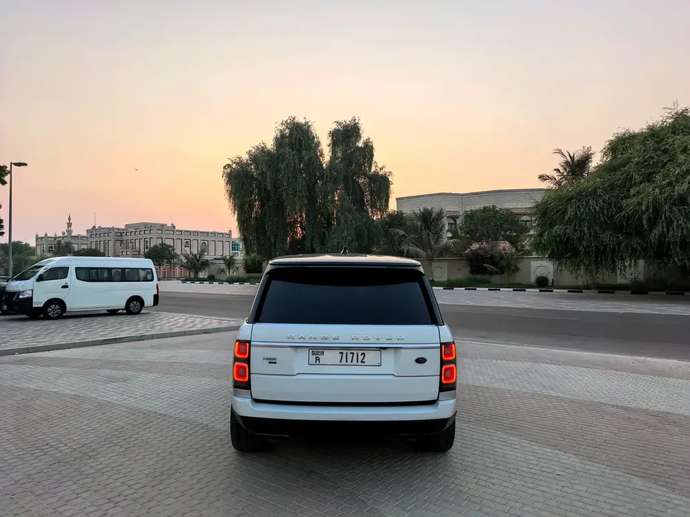 RANGE ROVER VOGUE HSE 2020 AMAZING CONDITION FULL OPTION - Image 13