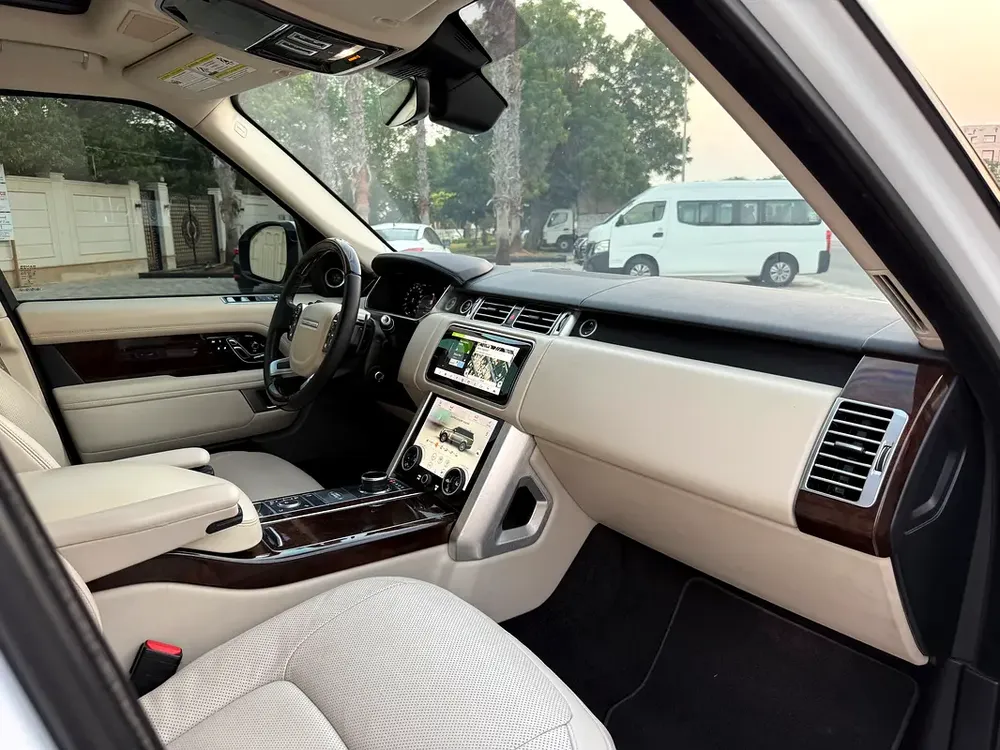 RANGE ROVER VOGUE HSE 2020 AMAZING CONDITION FULL OPTION - Image 4